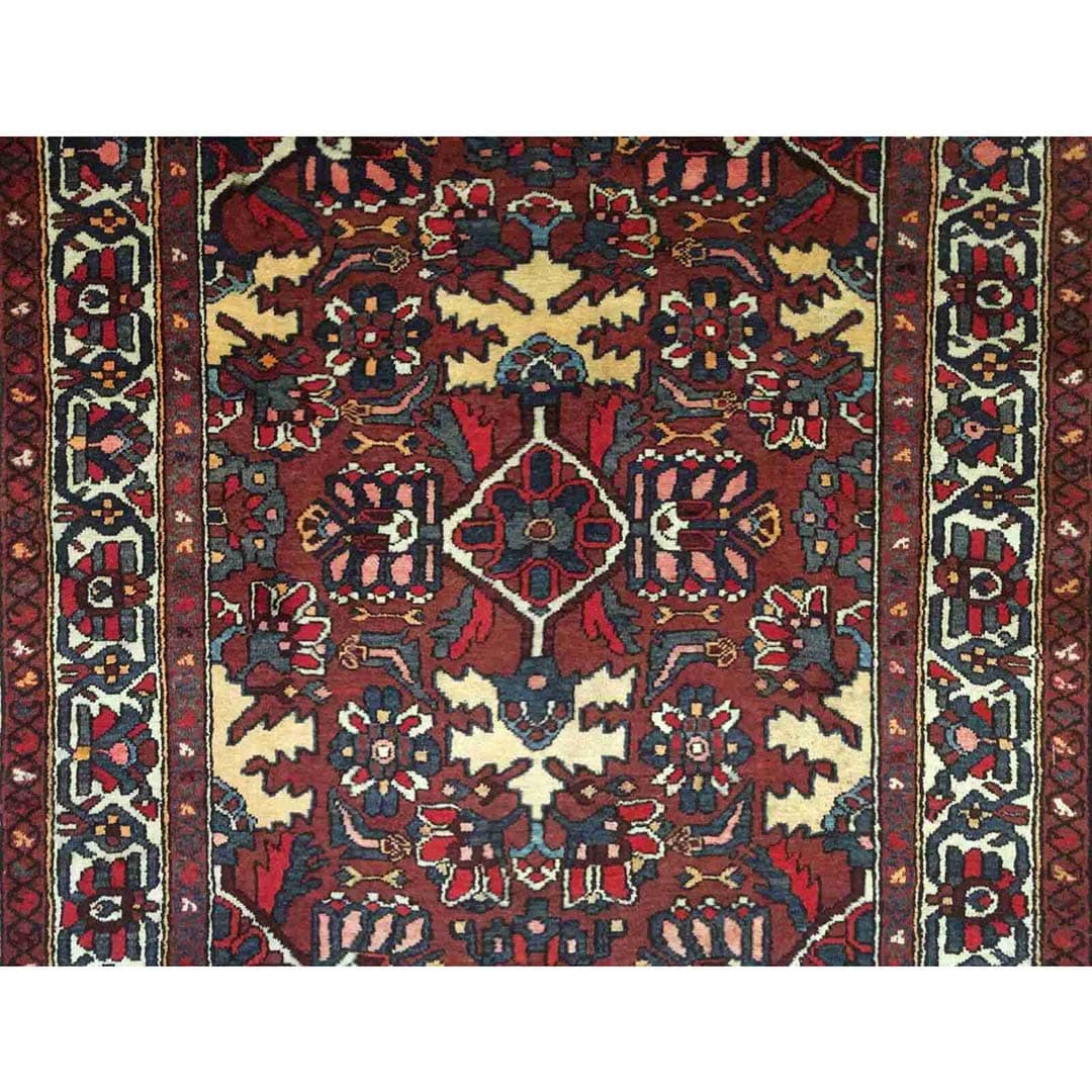 Beautiful Bakhtiari - 1940s Antique Persian Rug - Tribal Carpet - 5' x 9'6" ft