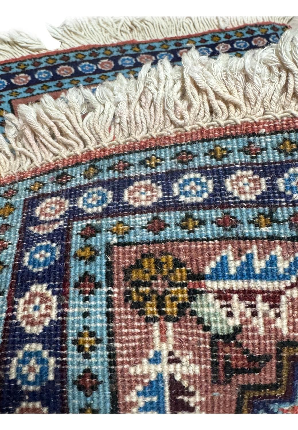 Hand-Knotted Construction