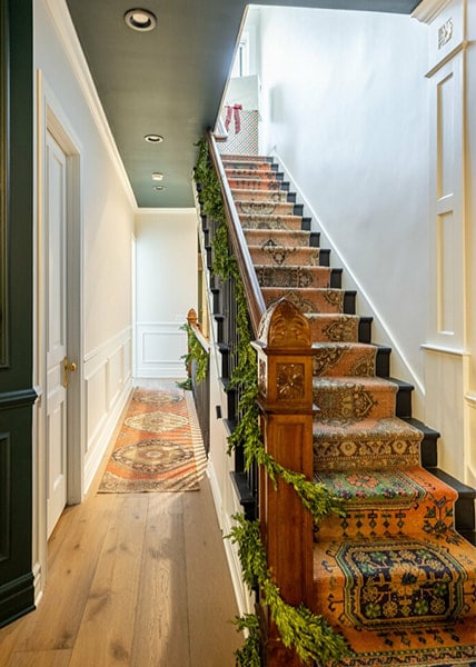 Luxurious Staircase Runners in Chicago