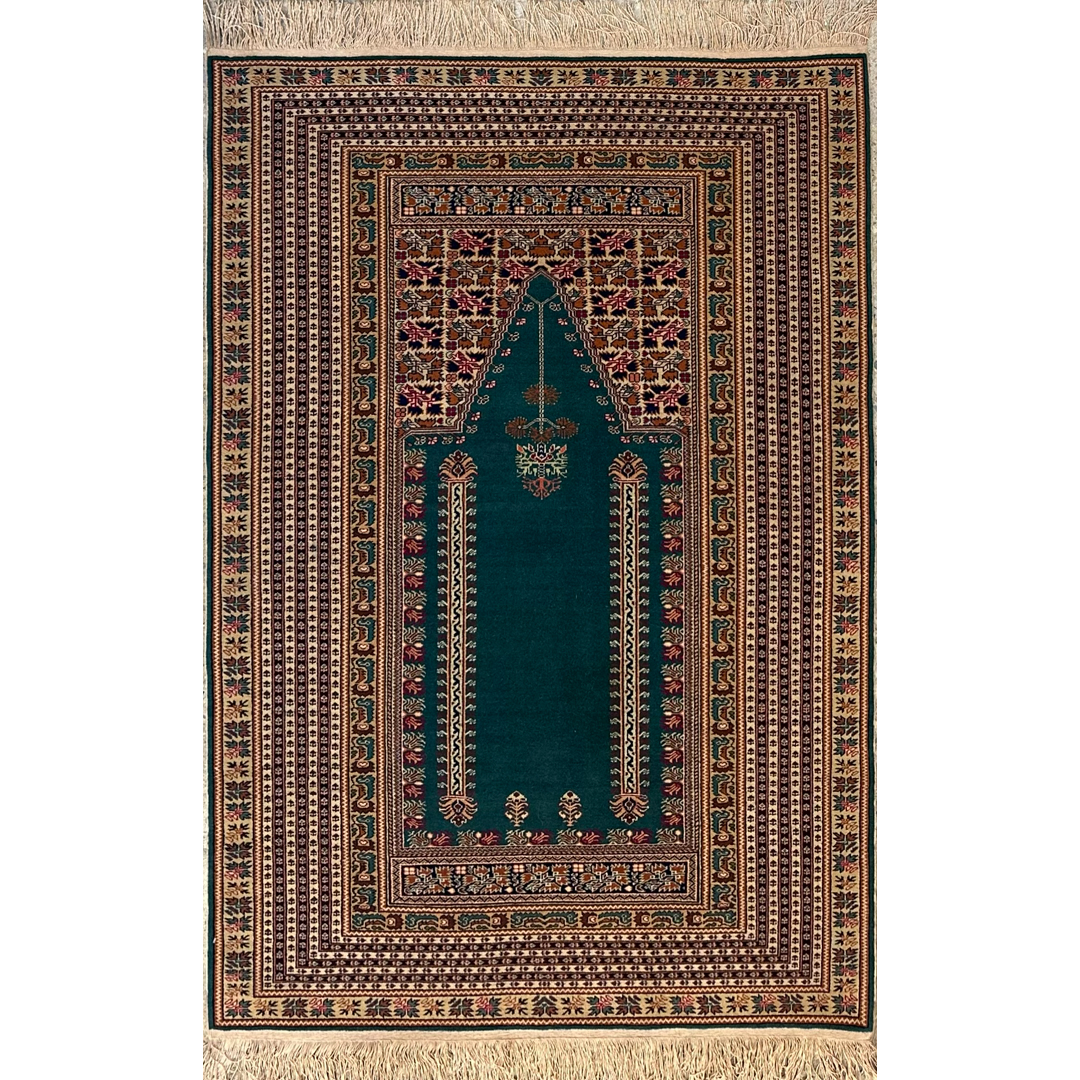 Fine Oriental Prayer Area Rug – 4'0" x 6'0" ft.