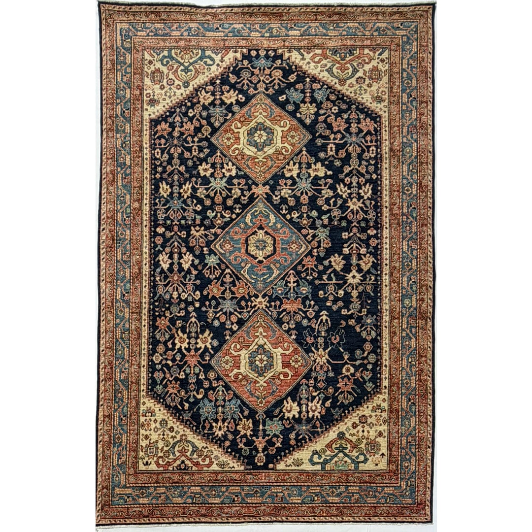 Alluring Afghan - Persian Shiraz Design Rug - Vaziri Collection - 6' x 9'5" ft.